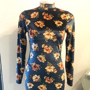 🆕 Forever 21....Navy Blue Long Sleeve mini dress.